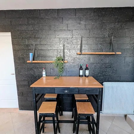 Гостевой дом Studio ☆ Cite Du Vin ☆ Stationnement Gratuit Dans La Rue ☆ Street Park Free